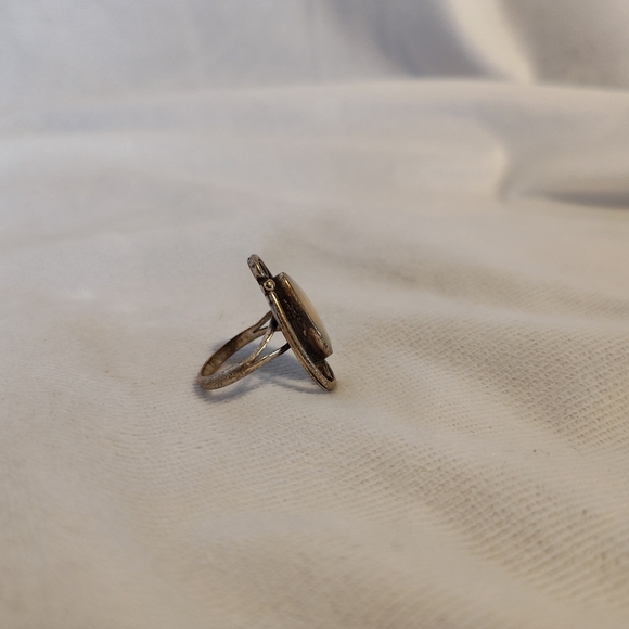 Beautiful Vintage 1950's Opal Ring Set In Sterling Silver Open Fret Work (6) - Picture 2 of 3